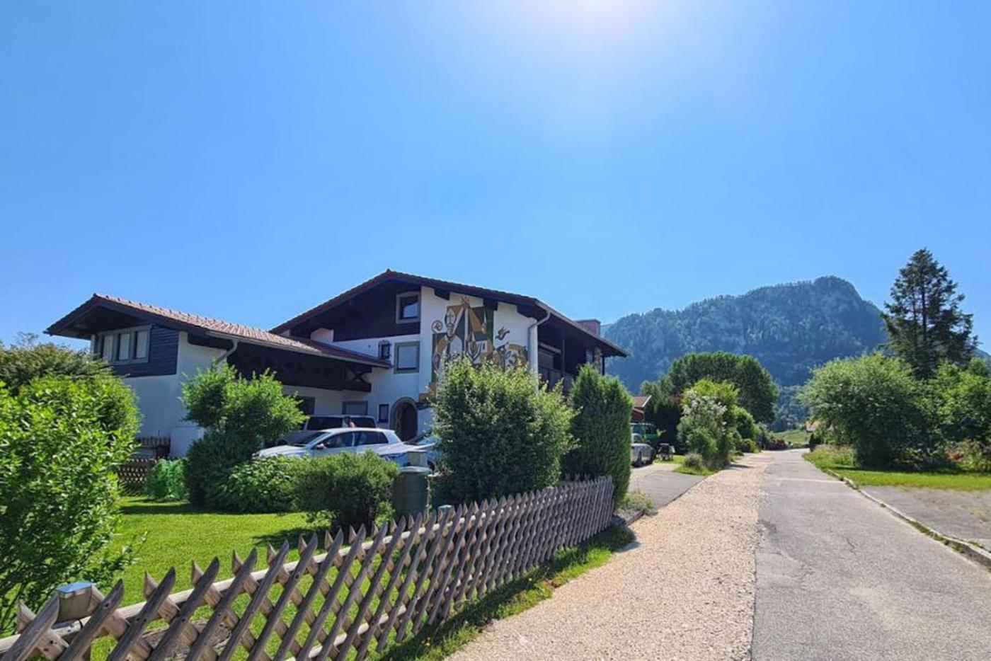 Gemuetliche Ferienwohnung Mit Terrasse Und Bergblick انزل المظهر الخارجي الصورة
